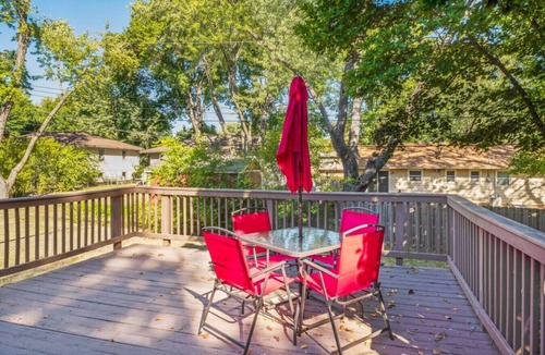 Lenexa House | Oasis in Overland Park: Your Perfect Retreat!