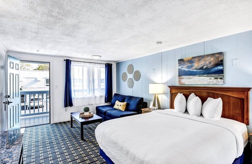 South Yarmouth Hotel | Ocean Breeze Motel - Standard Queen