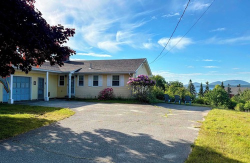 Marlboro House | Ocean House - 2 Min Walk to Beach, 1 Dog