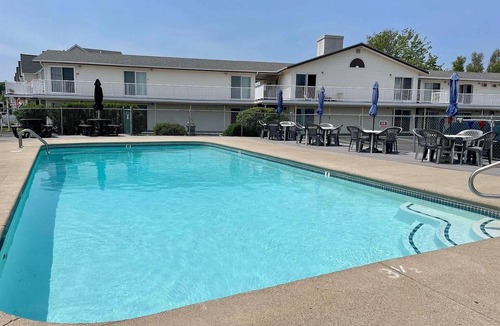 Hampton Condo | Ocean view condo only steps away from North Beach!