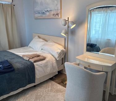Hull Apartment | Ocean View Cozy Stay 1