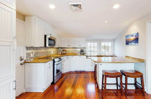 Harwich Port Condo | Oceanfront, 2nd-floor condo with stunning view - steps to Bank Street Beach