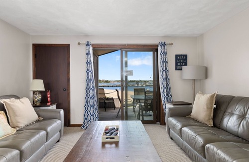 Hyannis Condo | Oceanfront 3BD-A/C, Private Balcony, Association Beach & Pool