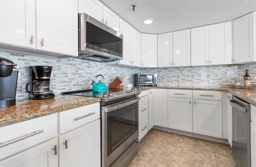 Ormond-by-the-Sea Condo | Oceanfront 3BR-3BA-No-Drive Beach-Private Balcony-Sleeps 8-3rd Floor VanLee306