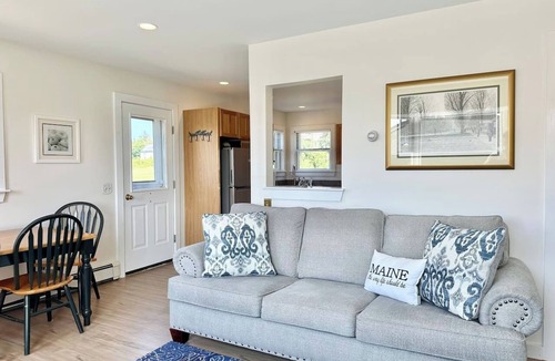 Bernard Cabin | Oceanfront Cabin `Seaside` 2 Bed 2 Bath