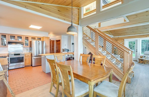 Marlboro House | Oceanfront Frenchman Bay Home: Stunning View!