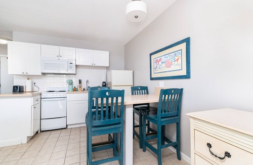 North Truro Apartment | Oceanfront suite with bay views, full kitchen, balcony, AC, & firepit