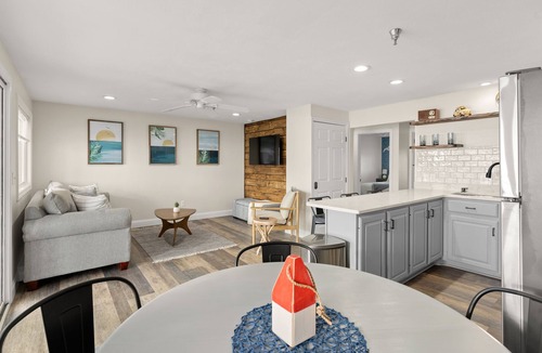 Hampton Condo | Oceanside condo ON Hampton Beach