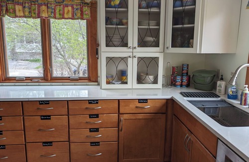 Peaks Island Cottage | Oceanview, Handicap Friendly, Dogs & Babies Welcome. Watch the Seashore parade!