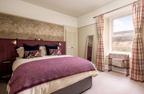 Elgin House | Old Duffus Farmhouse on Scottish Estate - stunning castle views