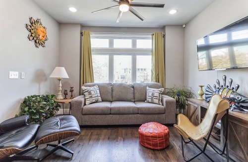 Lakewood House | Old Hickory Rooftop Oasis – Modern 3 BDR w/ River Views! 20 Min to Downtown
