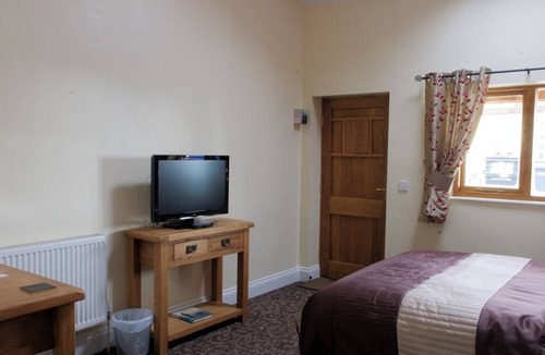 Thirsk House | Old Oak Tree