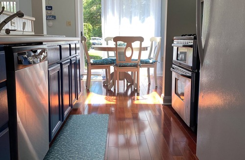 Ocean Park Condo | Old Orchard Beach Condo with pool, 5 minute walk to Beach
