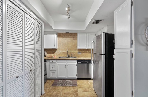 South Scottsdale Condo | On greenbelt, 2 Big Beds, 2 bathrooms, Garage, Fireplace, Heated Pool
