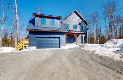 Carrabassett Valley House | On Mountain Time