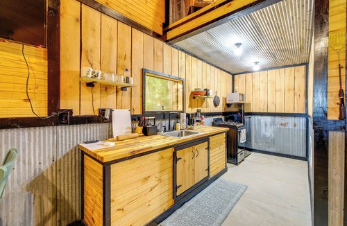 Powell Apartment | On-Site Hiking & Fishing! 4-Cabin Ozark Getaway