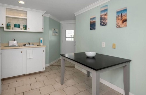Ocean Park Condo | ON THE BEACH CONDO | SLEEPS 4 | STUDIO | PARKING