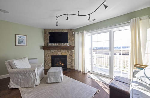 Wells Beach House | On the marsh Wells Beach house, 3 min walk to beach & convenient to everything!