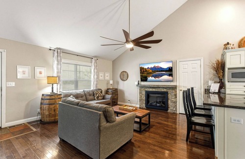Taylorsville Cottage | "On the Rocks" Bourbon Trail Getaway