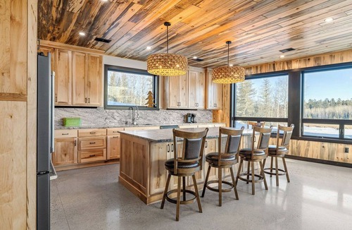 Crane Lake House | On The Rocks Lodge w/HOT TUB & direct access to snowmobile, ATV, & hiking trails