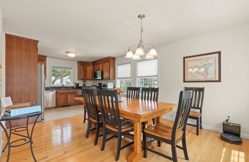 Wareham Center House | On The Shore - Swifts Beach Retreat - Sleeps 8
