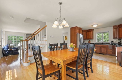 Wareham Center House | On The Shore - Swifts Beach Retreat - Sleeps 8