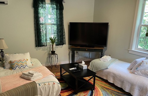 Bar Mills Apartment | One bedroom apartment sleeps up to 4