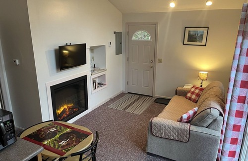 Norway Cottage | One Bedroom Cottage