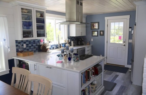 Ocean Park Cottage | One Home from the best beach! 2,800 p/week for June rentals 2025!
