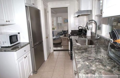 Northwest Harwich House | Only 1/2 mile to Pleasant Street Beach