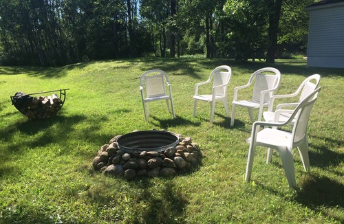 Thompsonville House | Only 5 minutes to Crystal: Please read our reviews & don’t overlook this one!