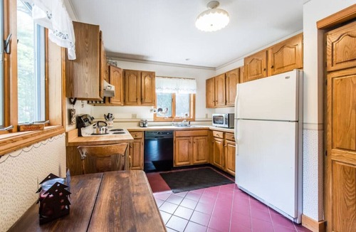 Hall Quarry House | Open and Sunny Saltbox Central to all of Acadia