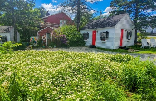 Trenton Apartment | Open Hearth Inn Cottage 12 - 10 min to Acadia!