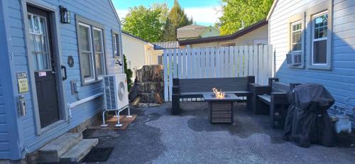 Geneva-on-the-Lake House | "Oreos Dream A Cozy, Dog-Lovers Retreat!"