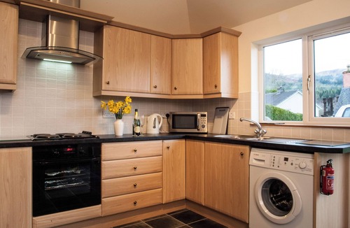 Fort Augustus House | Original lock keepers cottage by caledoinian canal close to Lochness