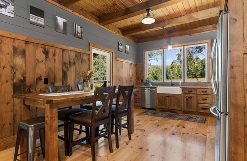 Lake City Cabin | ORV Trails - Outdoor Fireplace - Luxury Cabin - Fall Colors & Pet Friendly!