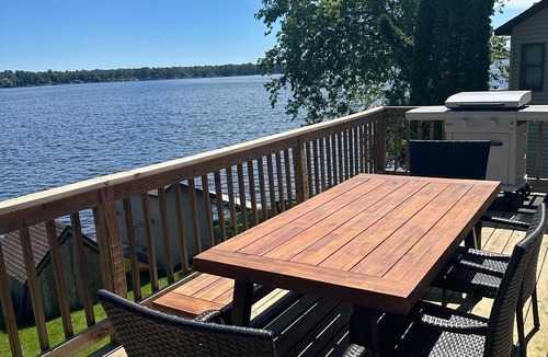 Oscoda House | Oscoda Lake House : waterfront, 4 beds