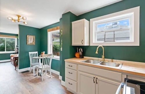 New Albany House | Our Townhouse Cottages