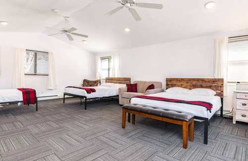 Balsam Lake Hostel | Outdoors Inn Room #10