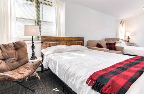 Balsam Lake Hostel | Outdoors Inn Room #10