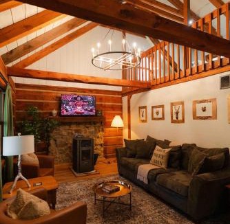 Rockbridge House | Outdoors Sleeps7 Family Getaway Fun Arcade Villa