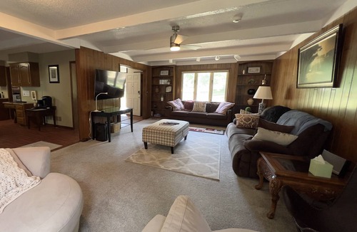 Overland Park House | Overland Park Family house - New Large spacious Private Residence