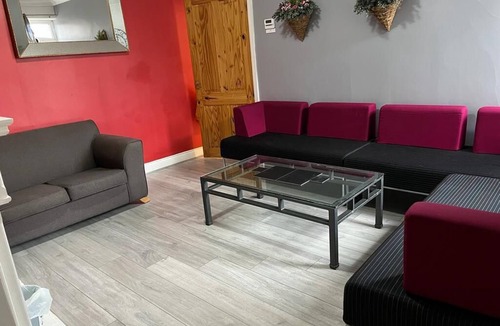 Fenham Apartment | Ovington Grove 2 free parking, 5 min from city centre