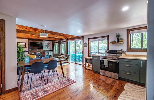 Oxford House | Paddler’s Paradise Lakefront Escape - Dock, Kayaks + Firepit!
