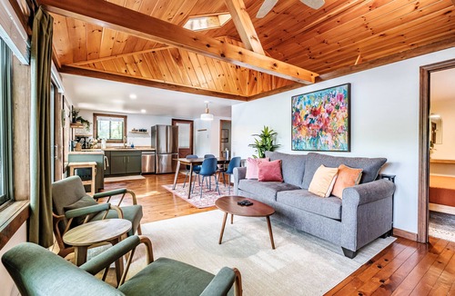 Oxford House | Paddler’s Paradise Lakefront Escape - Dock, Kayaks + Firepit!