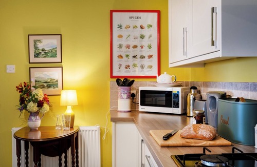 North Bitchburn Cottage | PALACE GARDEN COTTAGE, pet friendly, with a garden in Bishop Auckland