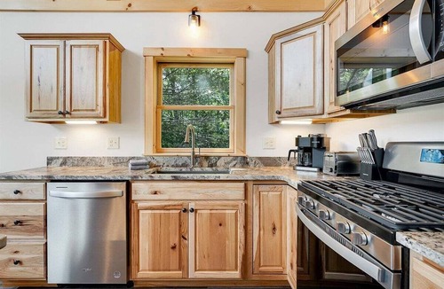 Bethel House | Papa Moose Lodge w/Fireplace!