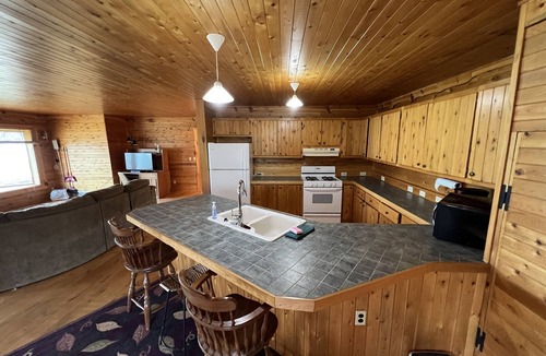 Drummond Cabin | Papins Resort Baileys Loft