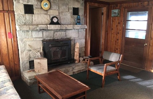 Drummond Cabin | Papins Resort Cabin #2