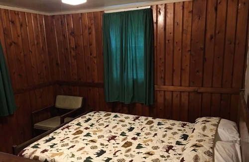 Drummond Cabin | Papins Resort Cabin #4